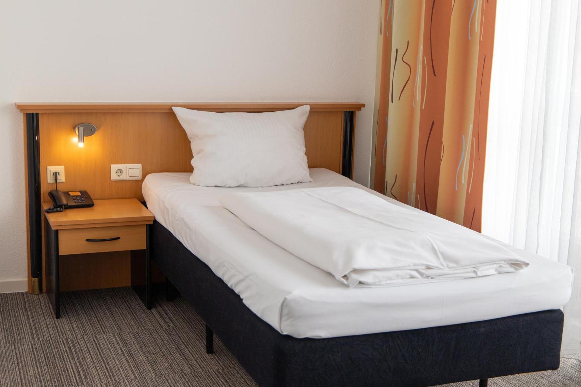 Hotel Am Suedtor Бакнанг Экстерьер фото